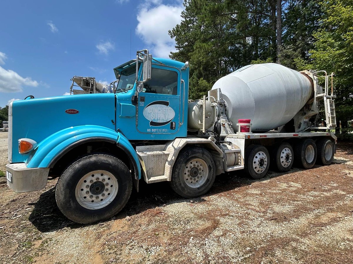 2006 Peterbilt 357 Concrete Mixer - photo 2
