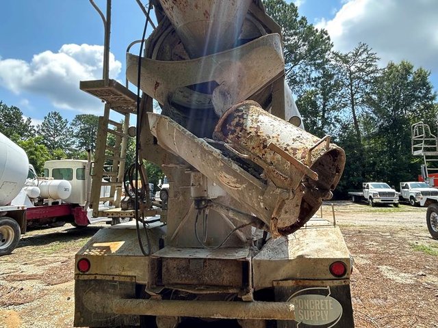 2006 Peterbilt 357 Concrete Mixer - photo 4