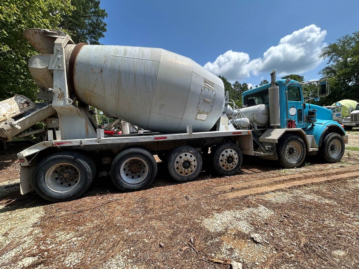 2006 Peterbilt 357 Concrete Mixer - photo 5