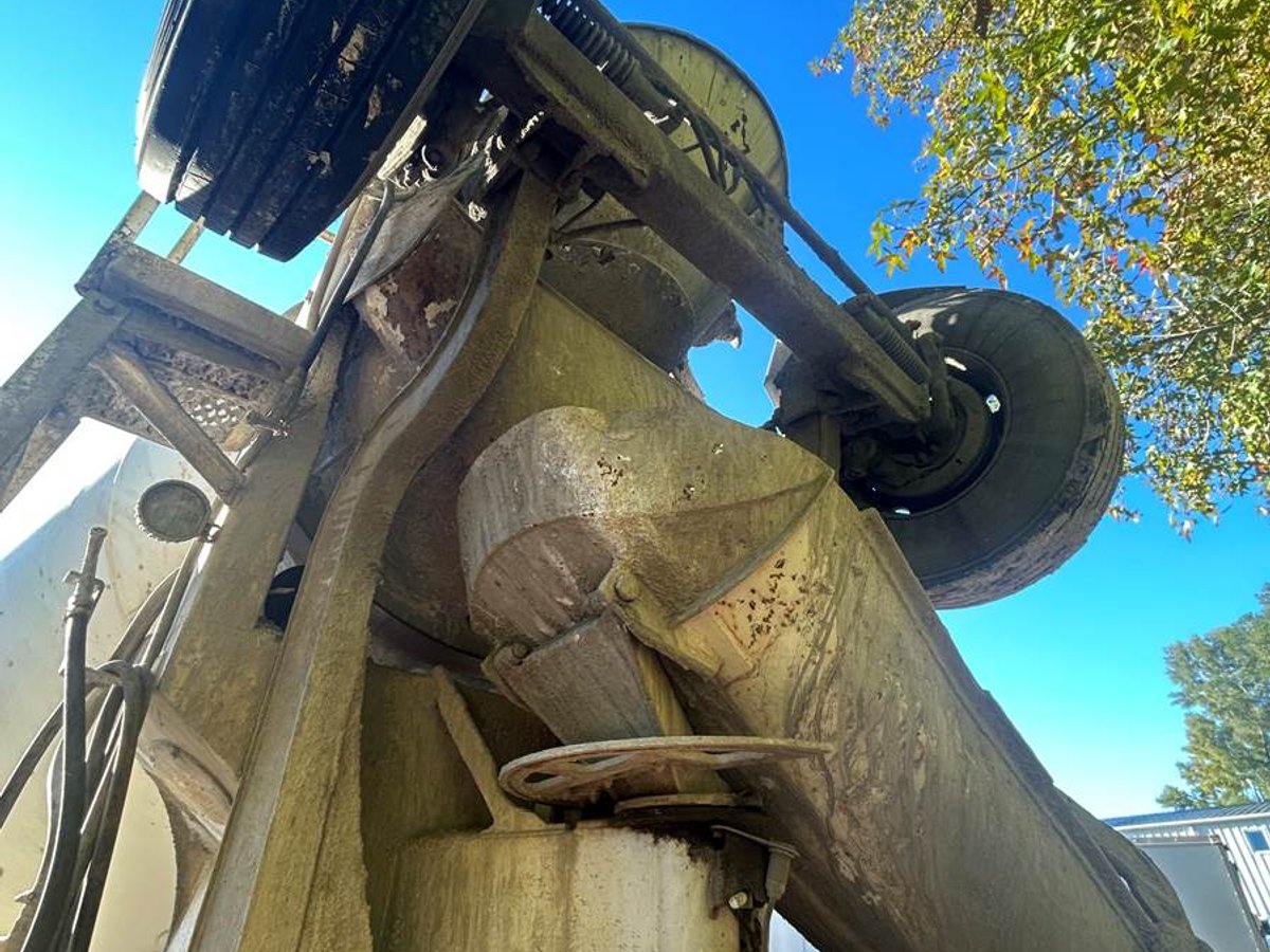 2007 Peterbilt 357 Concrete Mixer - photo 4