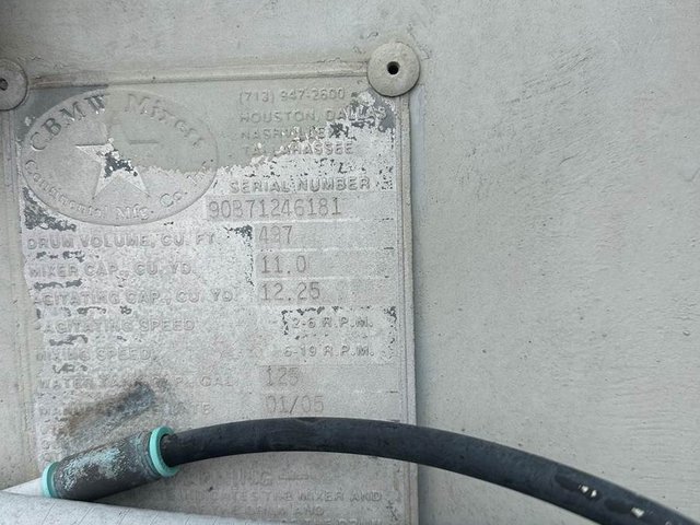 2008 Peterbilt Concrete Mixer - photo 2