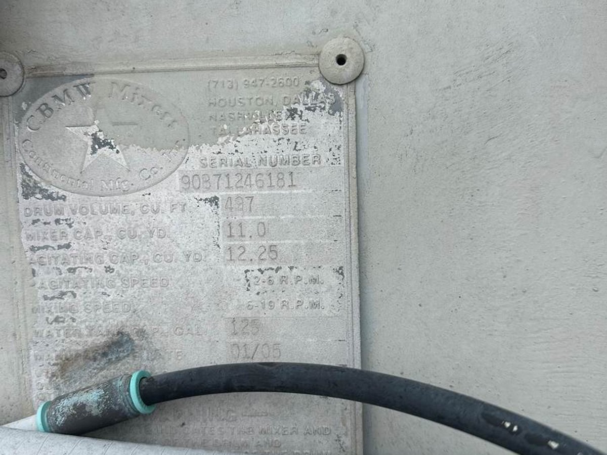 2008 Peterbilt Concrete Mixer - photo 2