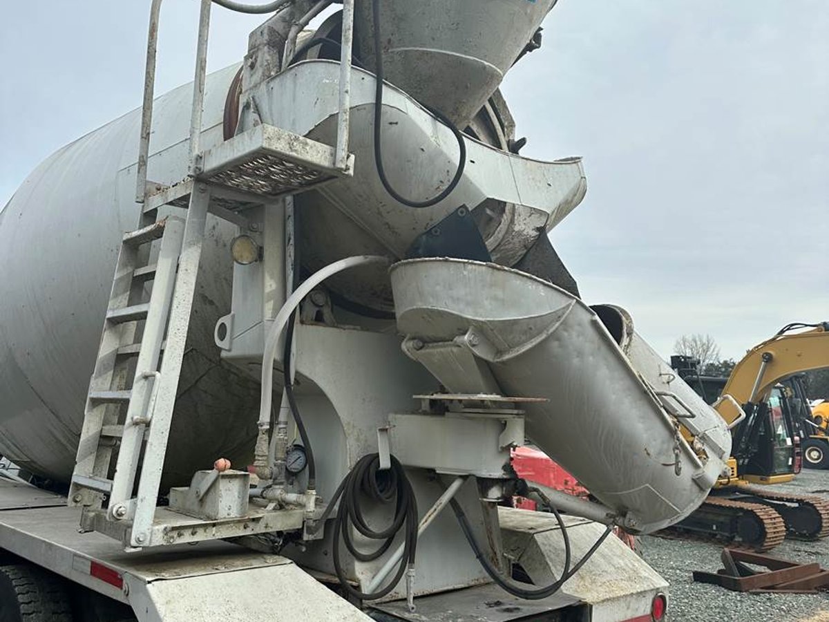 2008 Peterbilt Concrete Mixer - photo 4