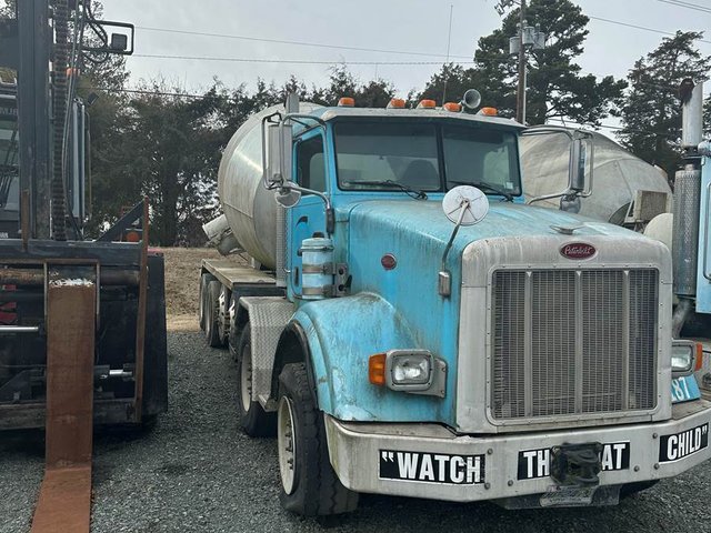 2008 Peterbilt Concrete Mixer - photo 6