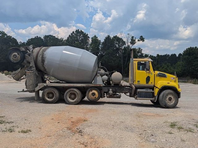 2017 Western Star 4700 Concrete Mixer - photo 2