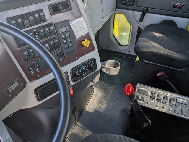 2017 Western Star 4700 Concrete Mixer - photo 7