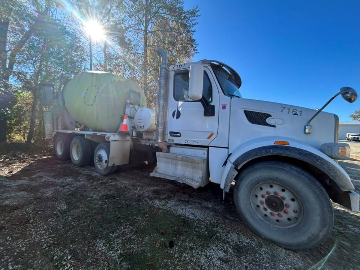 2018 Peterbilt 567 Concrete Mixer - photo 1