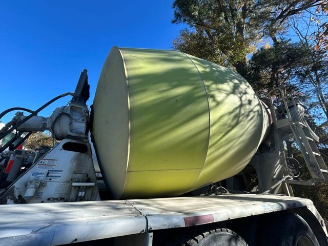 2018 Peterbilt 567 Concrete Mixer - photo 2