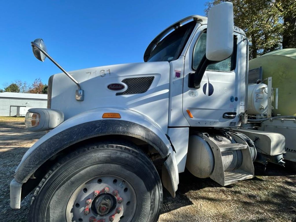 2018 Peterbilt 567 Concrete Mixer - photo 4