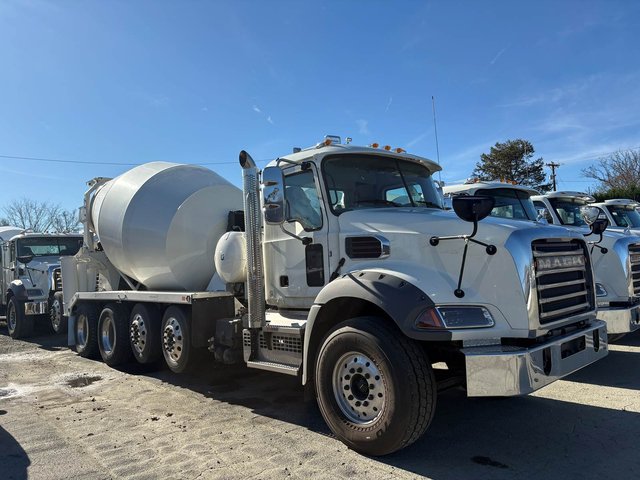 2025 Mack Granite Concrete Mixer - photo 1