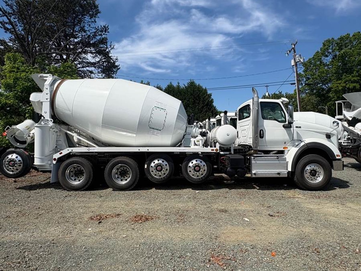 2026 International HX620 Concrete Mixer - photo 1