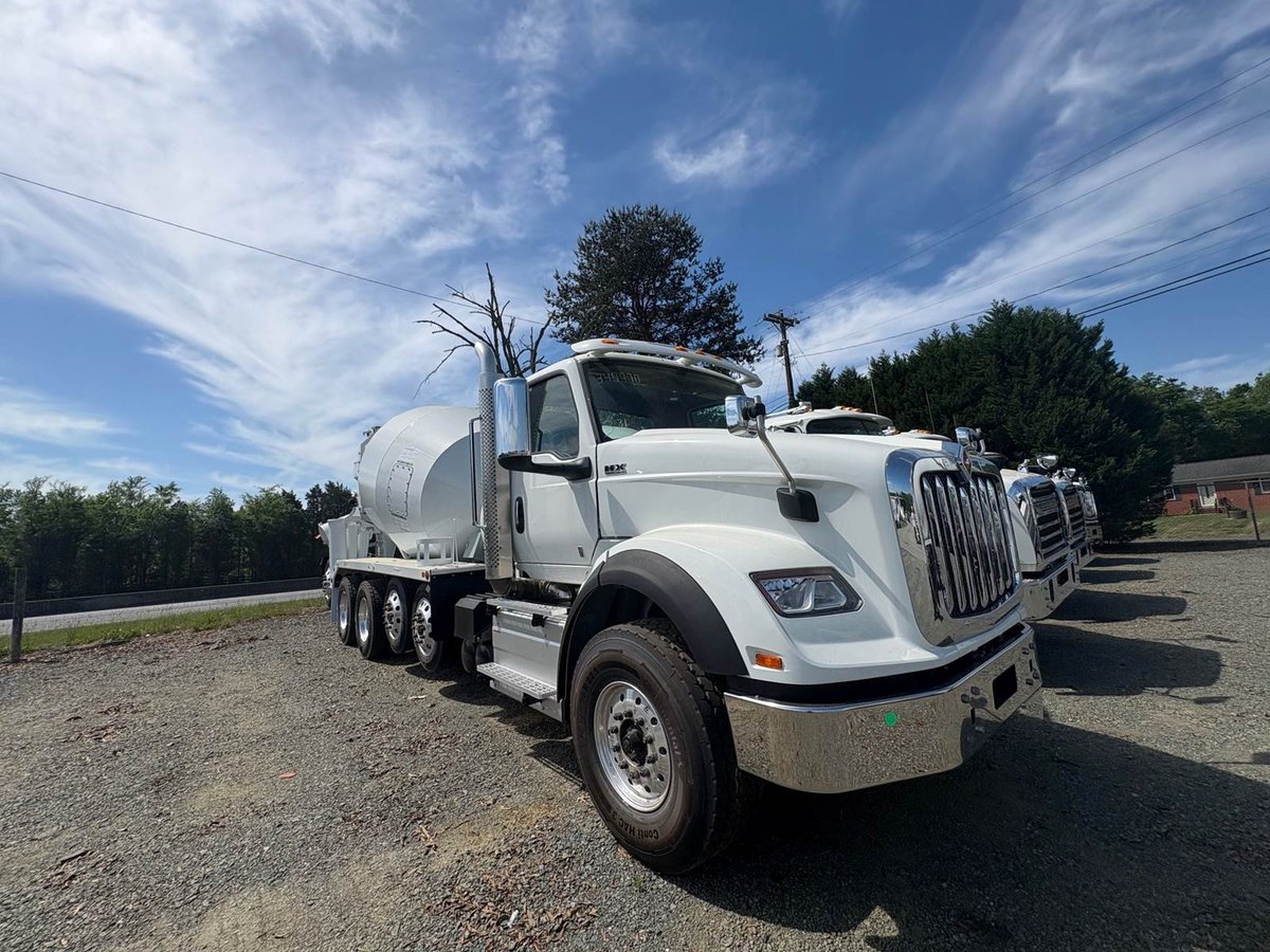 2026 International HX620 Concrete Mixer - Continental 10.5 YD Body - photo 2