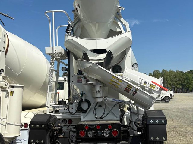 2026 International HX620 Concrete Mixer - photo 5