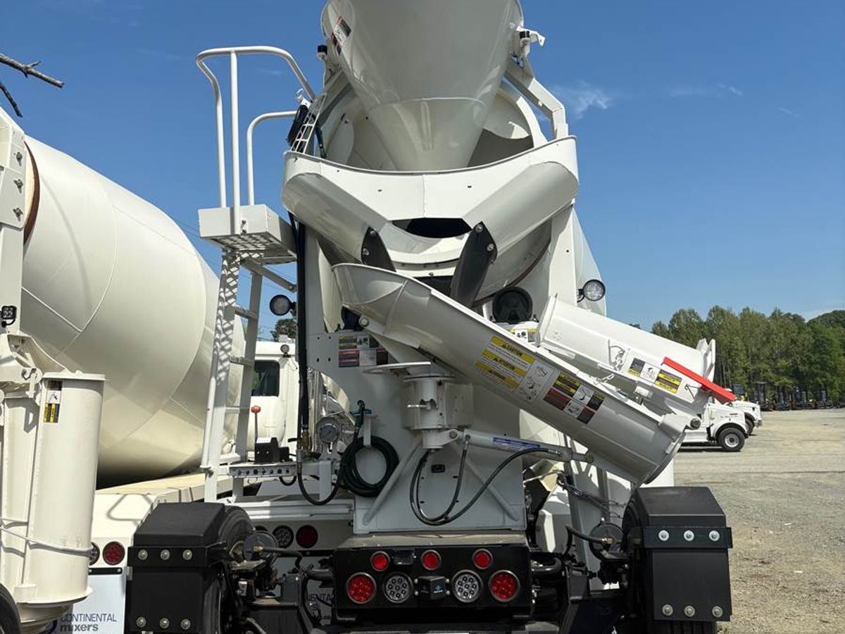 2026 International HX620 Concrete Mixer - photo 5