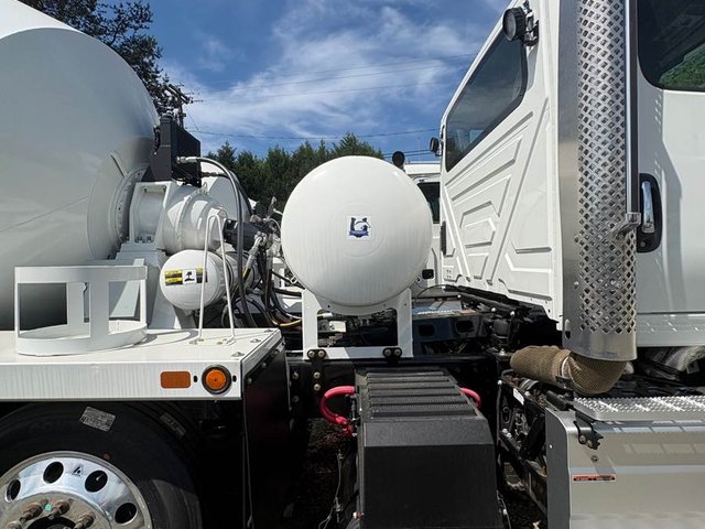 2026 International HX620 Concrete Mixer - photo 6
