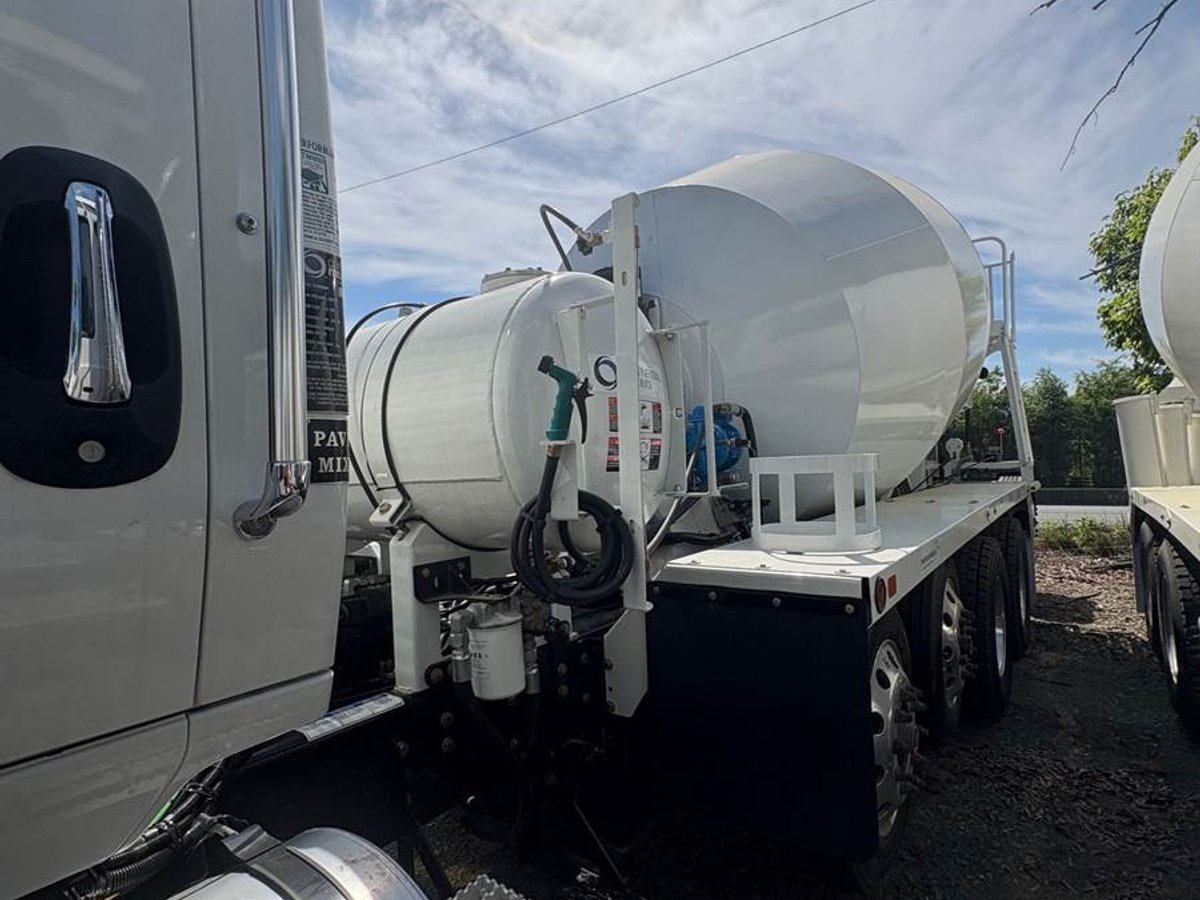 2026 International HX620 Concrete Mixer - photo 7